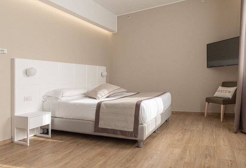 חדר דלוקס, Boston