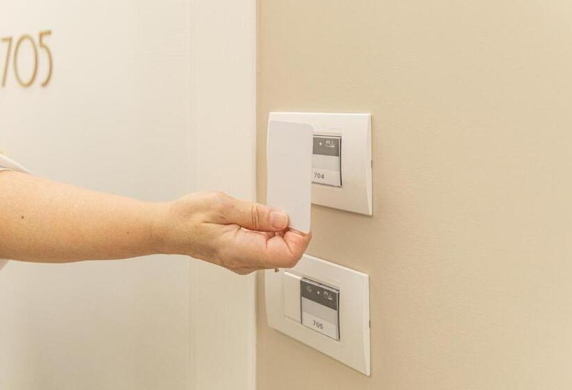 סוויטת ג'וניור, Boston