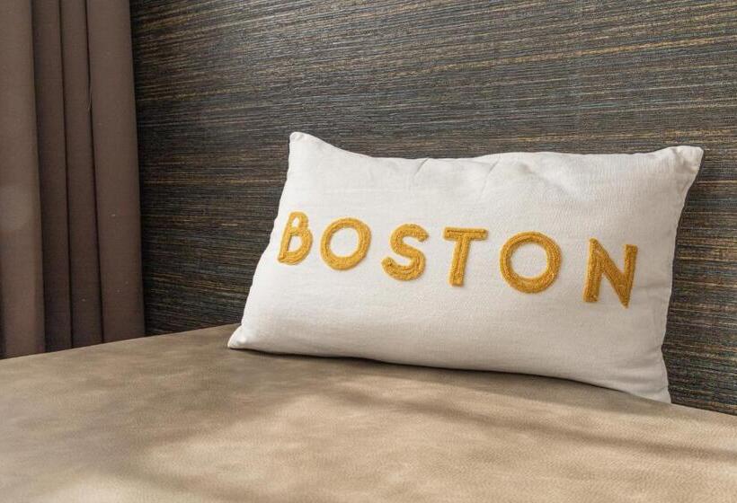 سوئیت جونیور خانوادگی, Boston