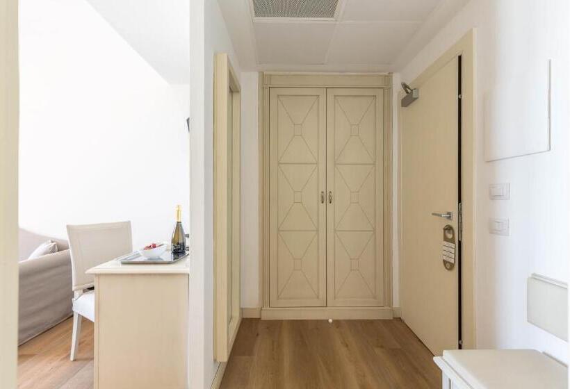 标准三人间, Catalunya