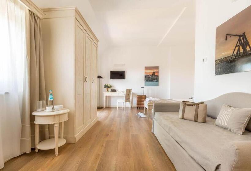 小型套房带阳台, Catalunya