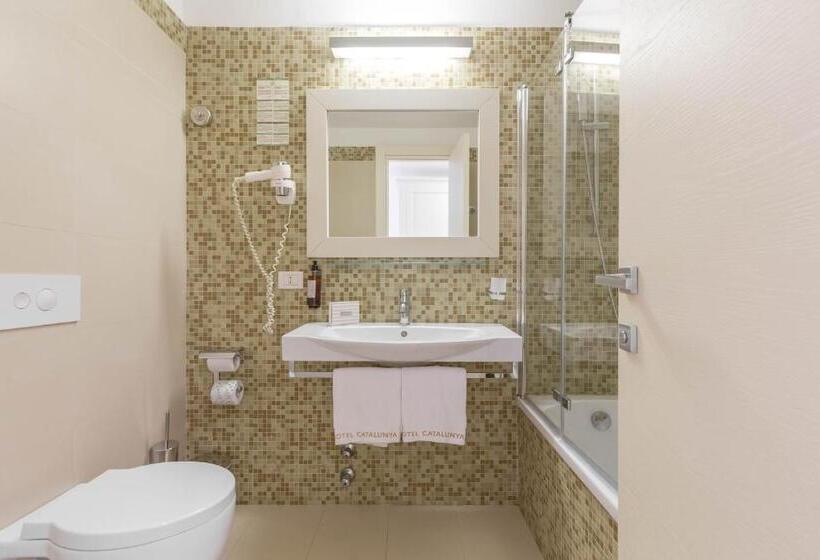 Habitación Familiar, Catalunya