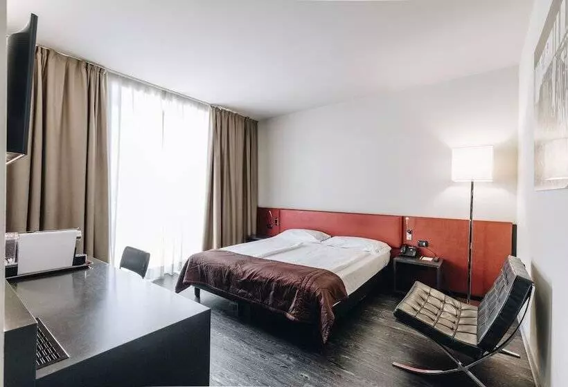 Chambre Supérieure, Continental