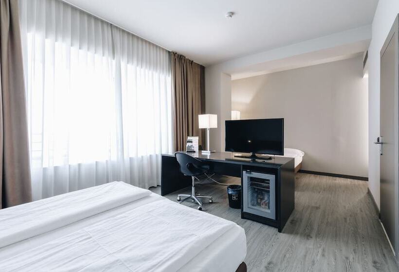 标准三人间, Continental