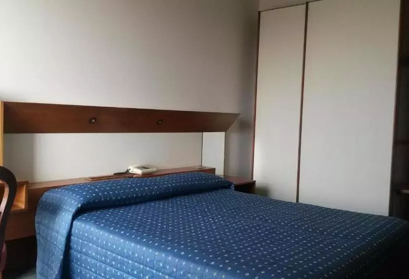 スタンダードルーム, Cravero Rooms