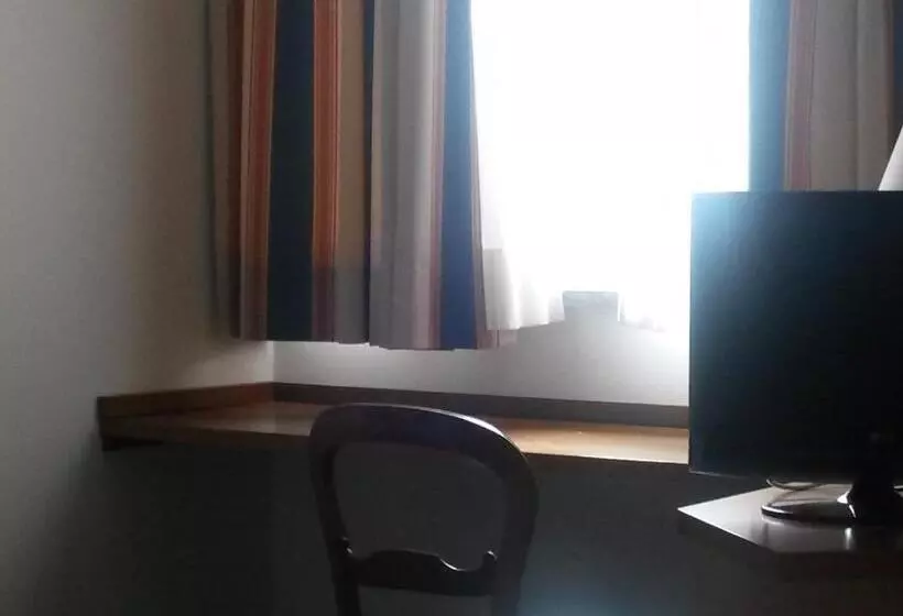 スタンダードトリプルルーム, Cravero Rooms