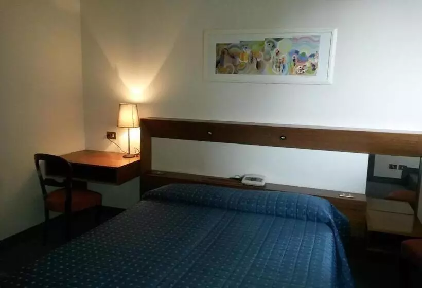 スタンダードトリプルルーム, Cravero Rooms