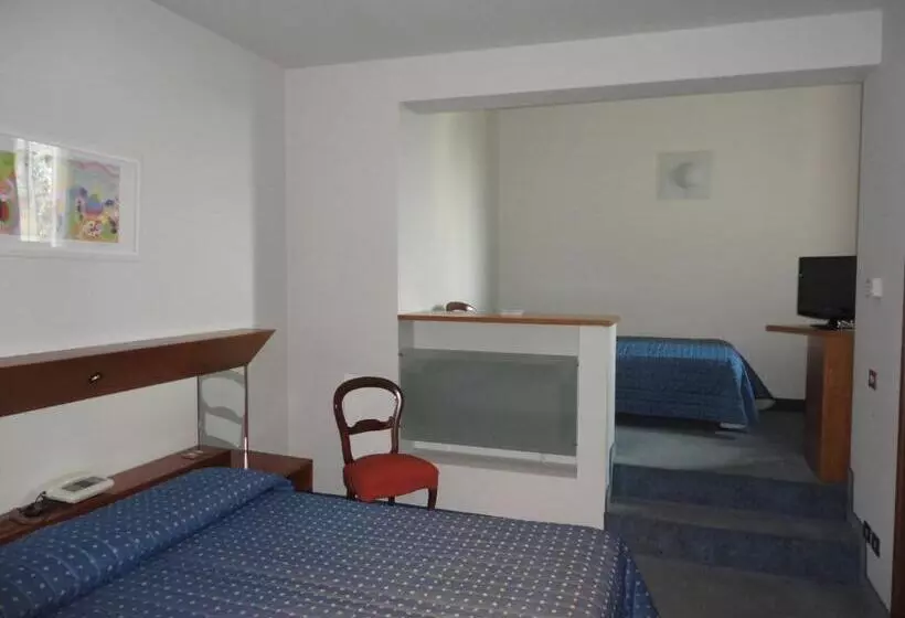 スタンダードトリプルルーム, Cravero Rooms