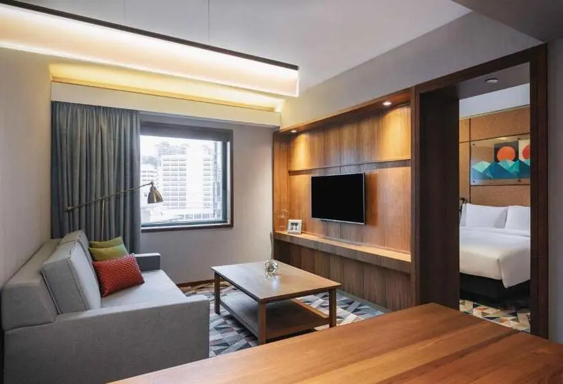 سوییت, Eaton Hk