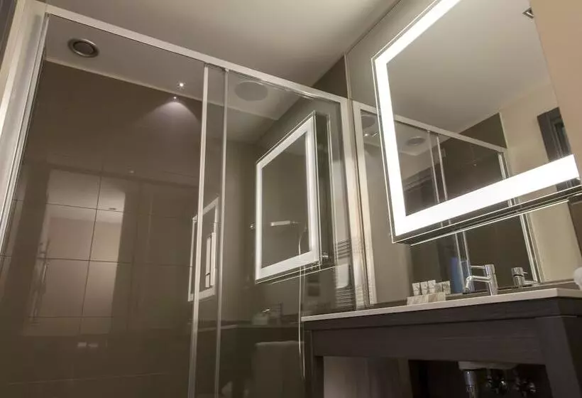 Junior Suite, Ego