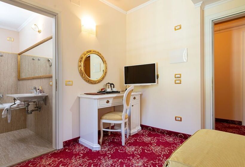 חדר סטנדרט יחיד, Grand  Cadenabbia