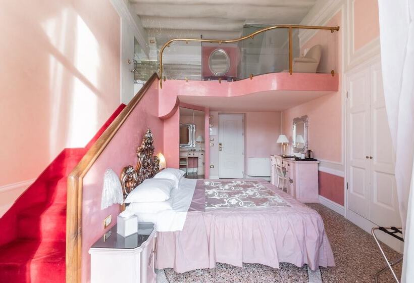 סוויטת ג'וניור נוף לאגם, Grand  Cadenabbia