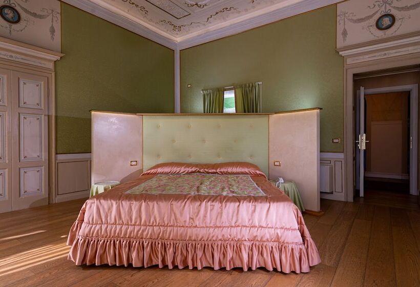 جناح جونيور مطل علي البحيرة, Grand  Cadenabbia