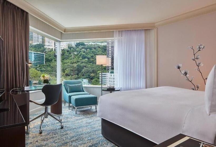 Deluxe Room King Bed & City View