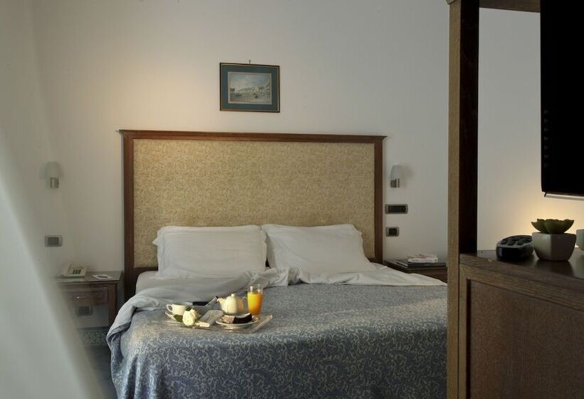 コンフォートルーム, La Floridiana