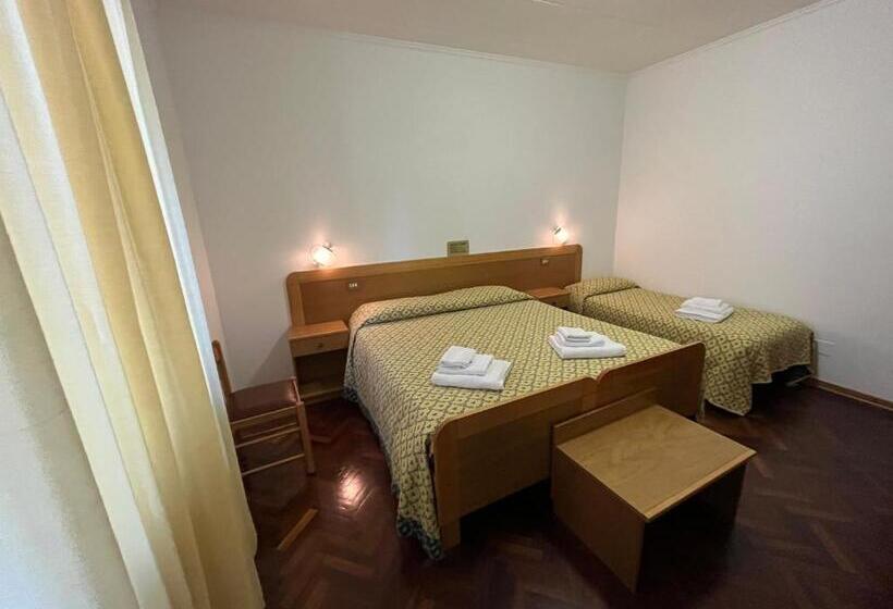 غرفة قياسية ثلاثية, La Torretta