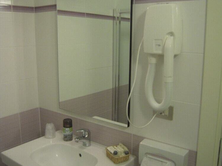 ファミリールーム, Lis