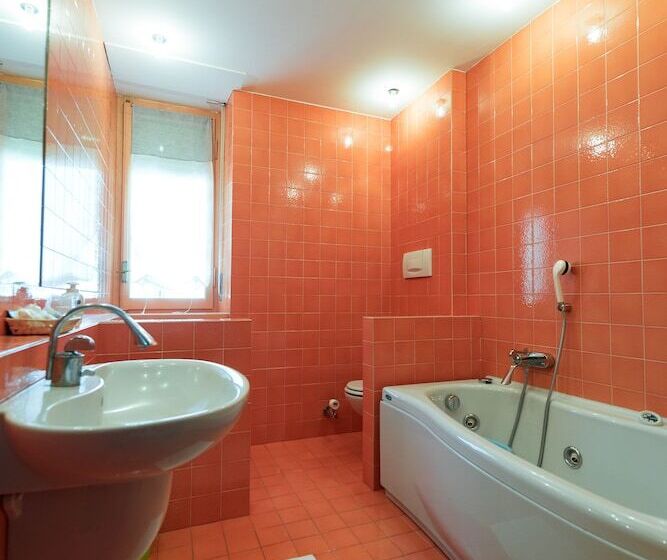 2ベッドルームアパートメント, Lis