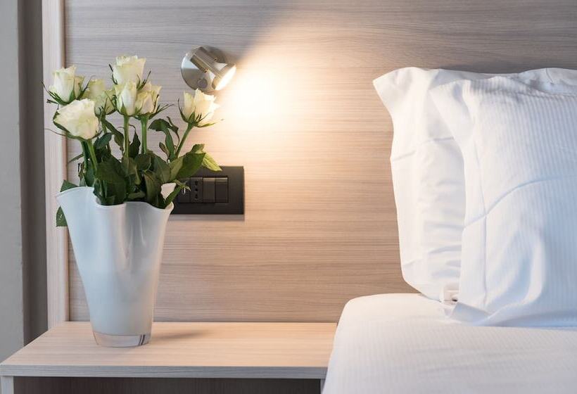 2ベッドルームアパートメント, Lis