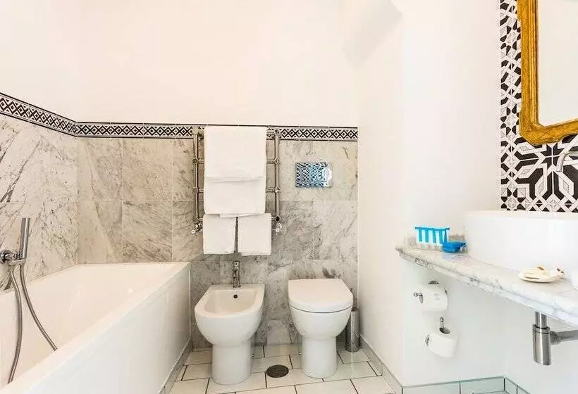 اتاق استاندارد با چشم‌انداز دریا, Marina Riviera
