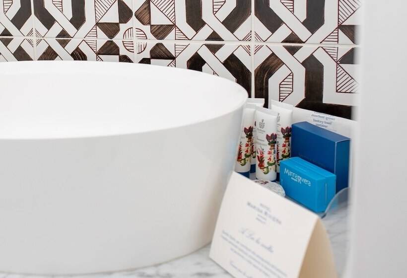 غرفة قياسية ثلاثية, Marina Riviera