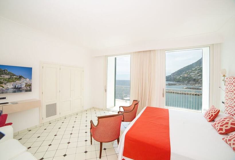 جناح جونيور, Marina Riviera