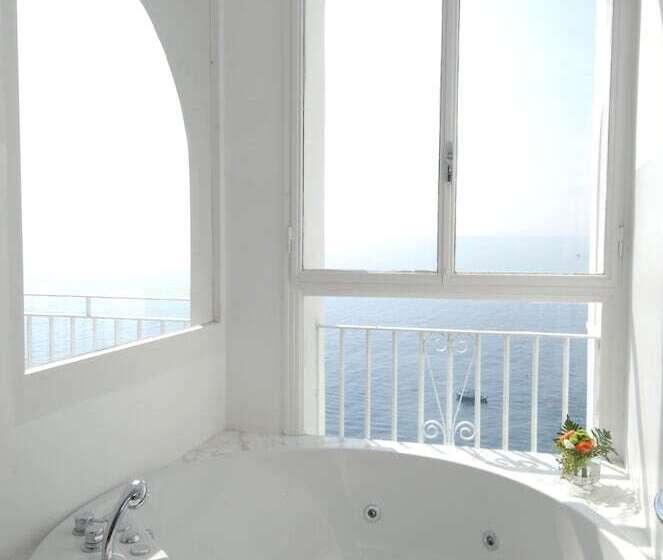 جناح, Marina Riviera