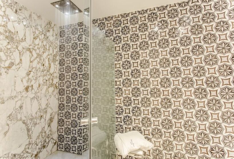 جناح, Marina Riviera