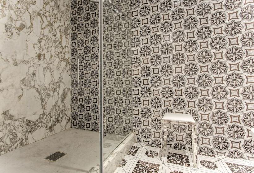 جناح, Marina Riviera