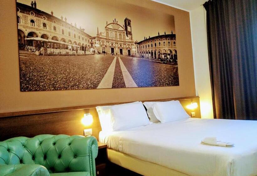 Номер Стандарт, Nuovo Albergo Italia