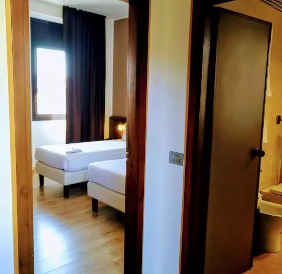 اتاق استاندارد چهار تخته, Nuovo Albergo Italia