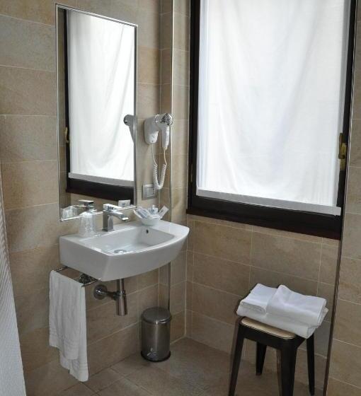 Номер Стандарт Трехместный, Nuovo Albergo Italia