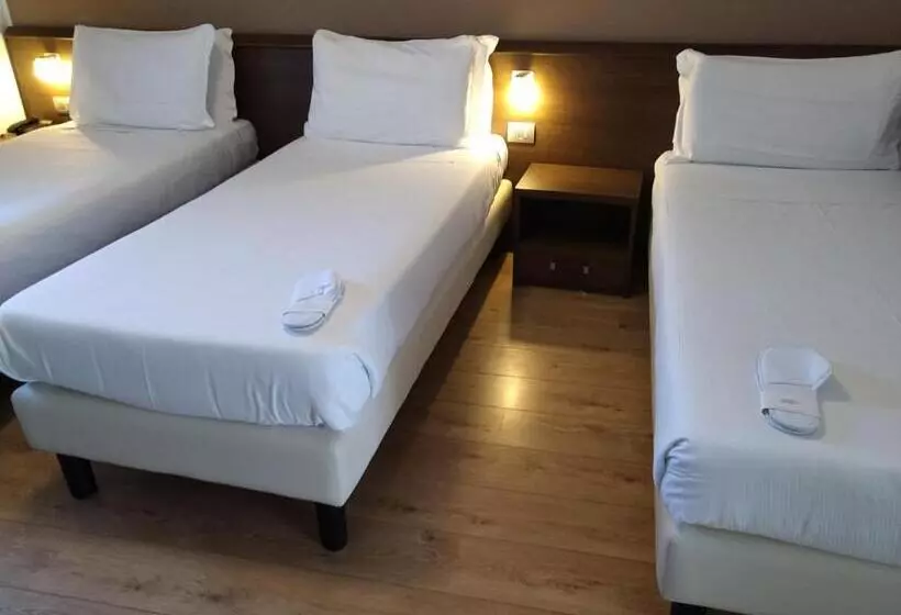اتاق استاندارد سه نفره, Nuovo Albergo Italia