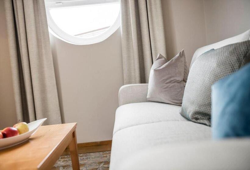 סוויטה, Post Alpine Cityflair