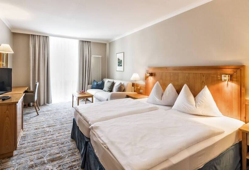 חדר סופריור, Post Alpine Cityflair