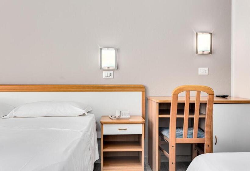 غرفة قياسية ثلاثية, Schiller