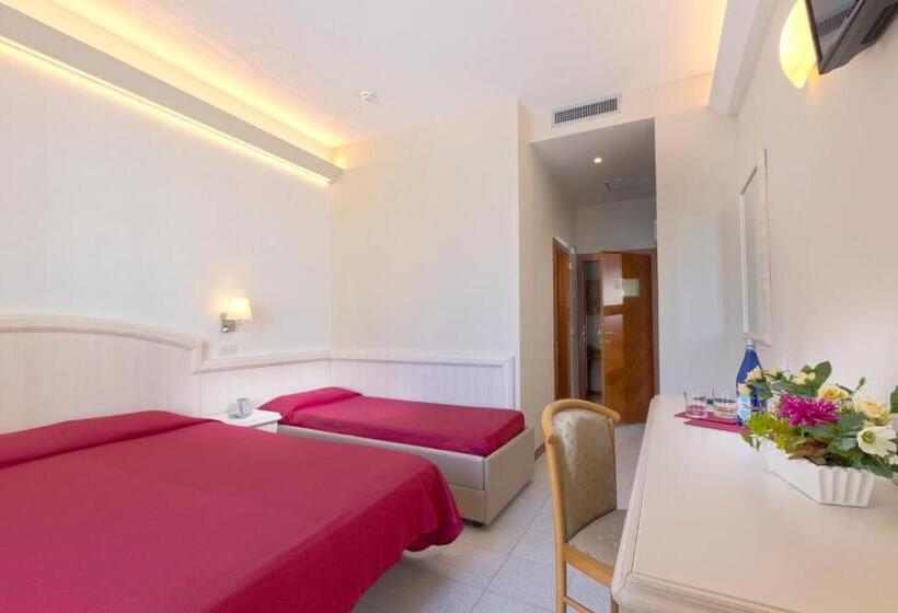 اتاق استاندارد چهار تخته, Splendid Mare