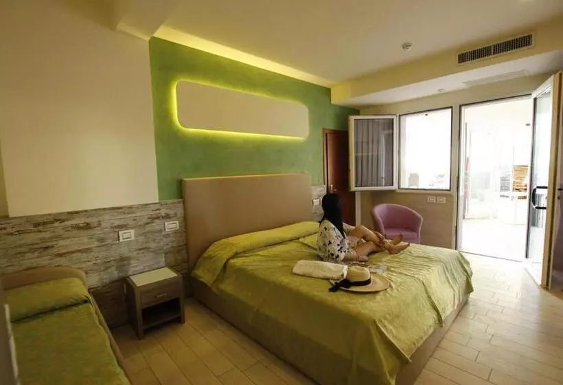 Suite Vista Piscina, Splendid Mare