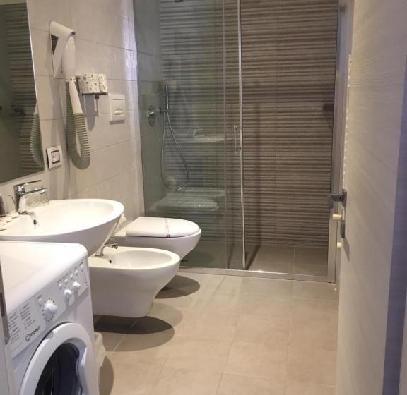 استودیوی استاندارد, Splendid Mare