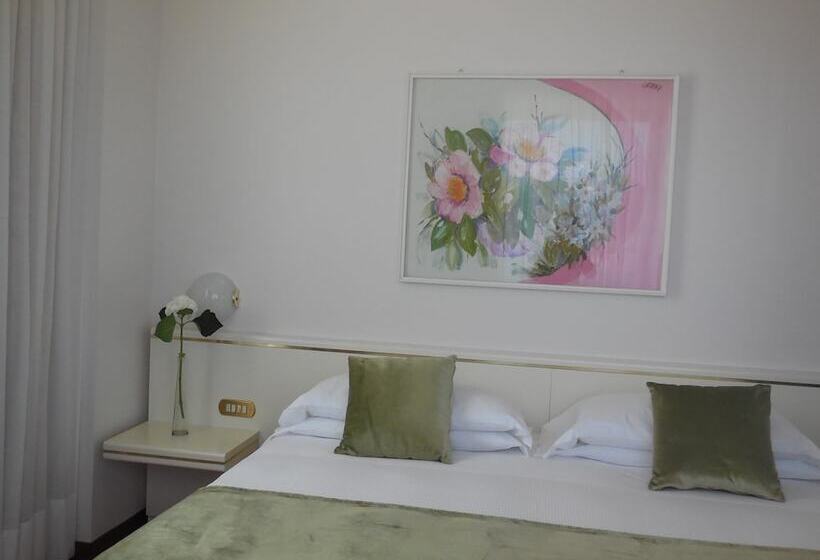 اتاق خانوادگی, Starhotels Cristallo Palace