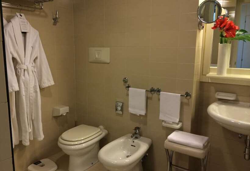 اتاق اجرایی, Starhotels Cristallo Palace