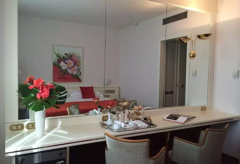 اتاق لوکس, Starhotels Cristallo Palace