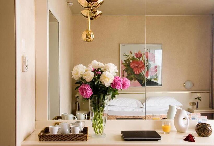 اتاق کلاسیک یک تخته, Starhotels Cristallo Palace