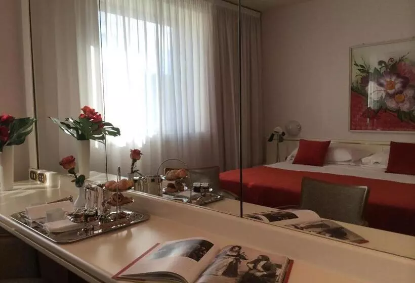 اتاق کلاسیک, Starhotels Cristallo Palace
