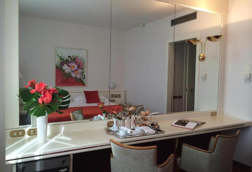 اتاق سوپریور, Starhotels Cristallo Palace