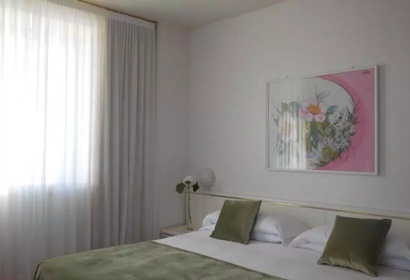 اتاق اجرایی, Starhotels Cristallo Palace