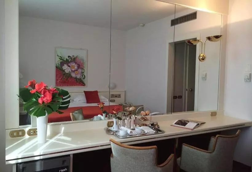 اتاق لوکس, Starhotels Cristallo Palace