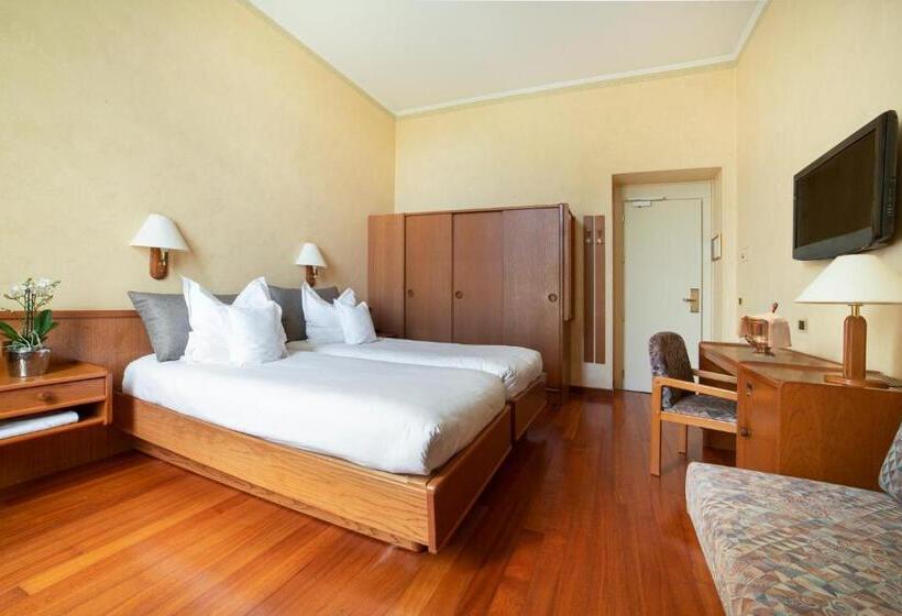 高级三人间, Villa Elisa & Spa