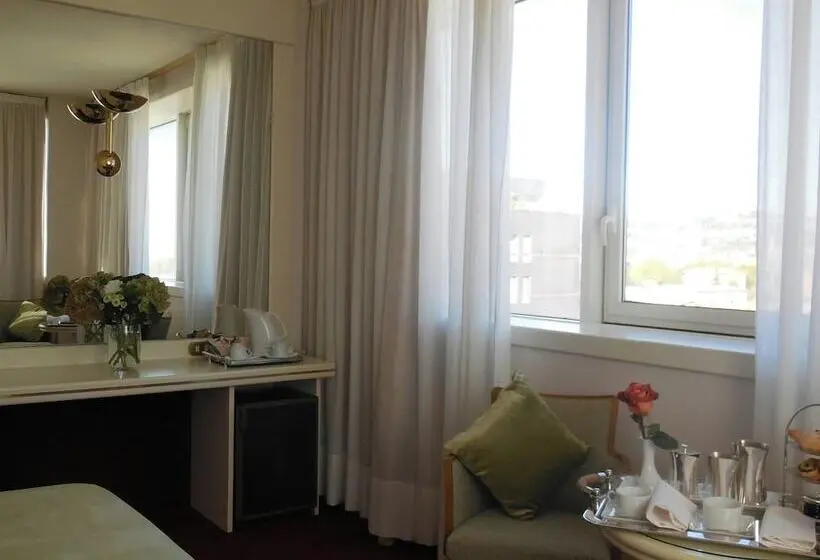 اتاق خانوادگی, Starhotels Cristallo Palace