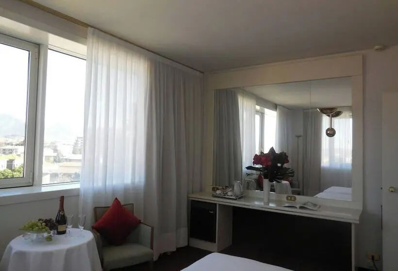 اتاق اجرایی, Starhotels Cristallo Palace